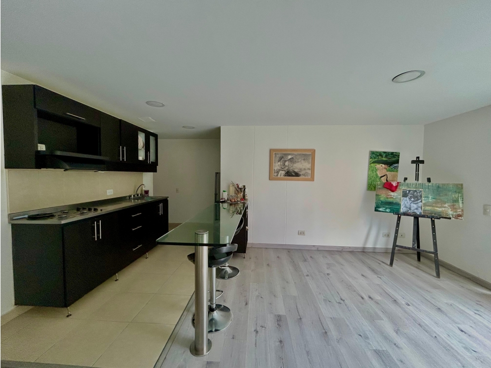 VENTA DE APARTAESTUDIO TIPO LOFT EN LAURELES SANTA TERESITA MEDELLIN — foto 2