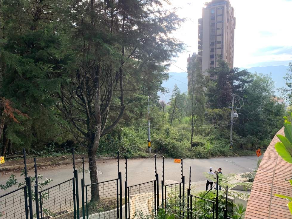 C - Venta Lote sector Los Naranjos, El Poblado, Medellín.