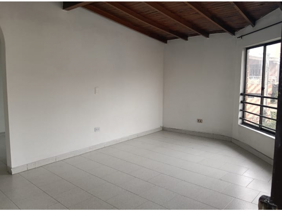 Venta Apartamento piso 3 Ph en La Milagrosa. Medellin — foto 2