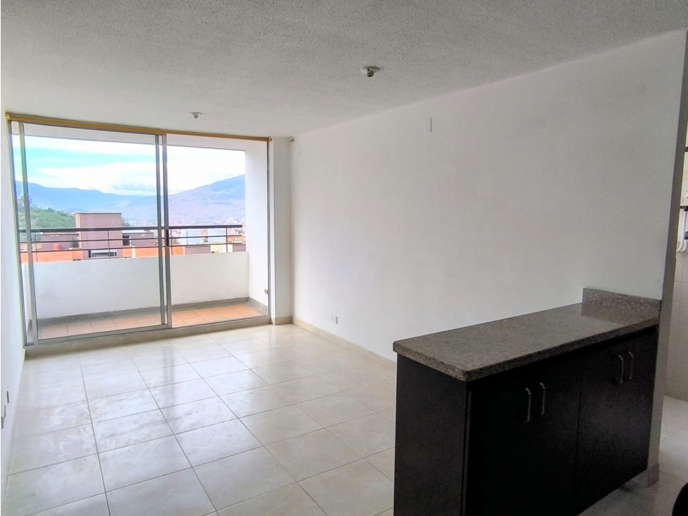 VENTA DE APARTAMENTO EN LA LOMA DE LOS BERNAL MEDELLIN — foto 4