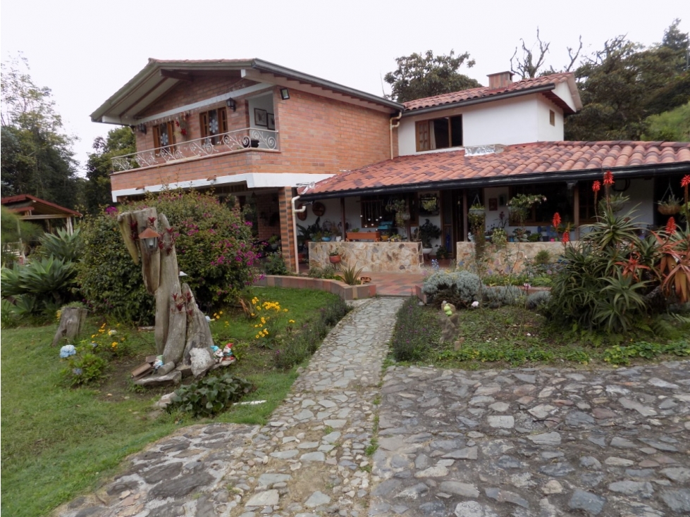 C - Venta de Finca en Vereda El Placer Santa Elena, Antioquia - 2