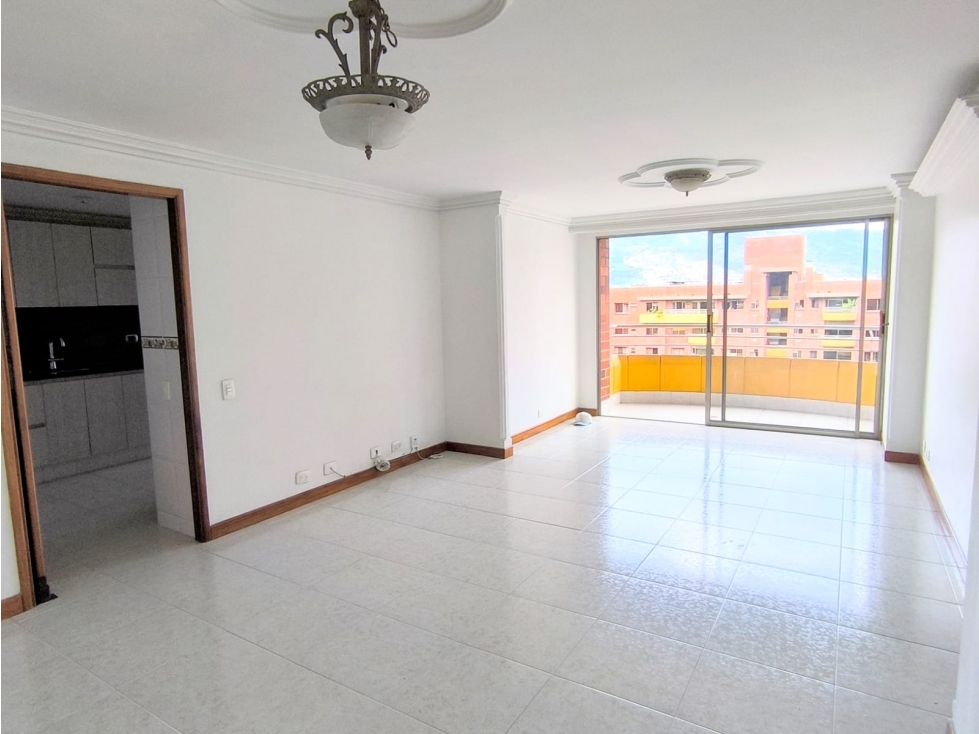 VENTA DE APARTAMENTO EN LAURELES MEDELLIN