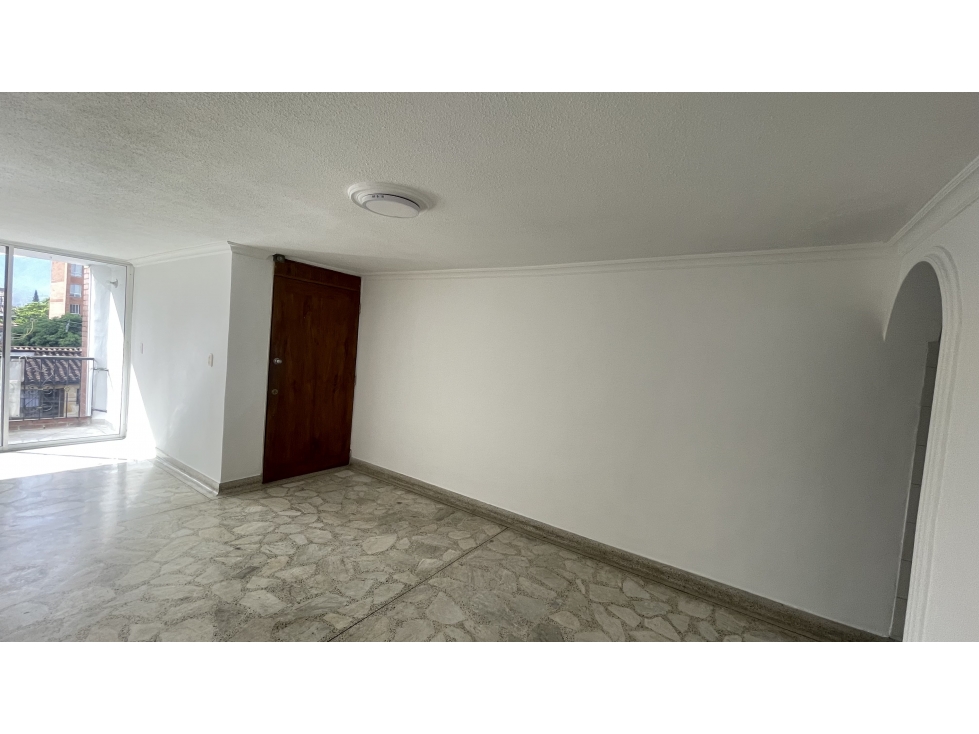 VENTA DE AMPLIO APARTAMENTO PARA REMODELAR VELODROMO, MEDELLÍN — foto 2