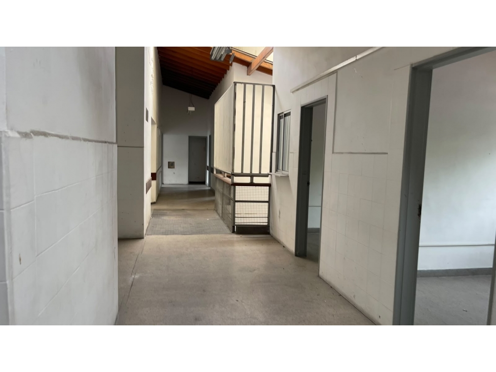 Venta Edificio Dotacional en Barrio Prado. Medellin. - 4