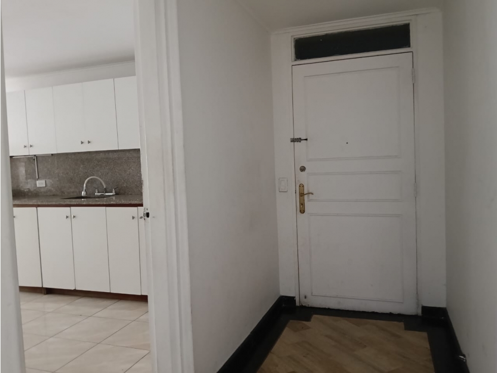 Venta Apartamento para remodelar en sector Suramericana. Medellin (C)