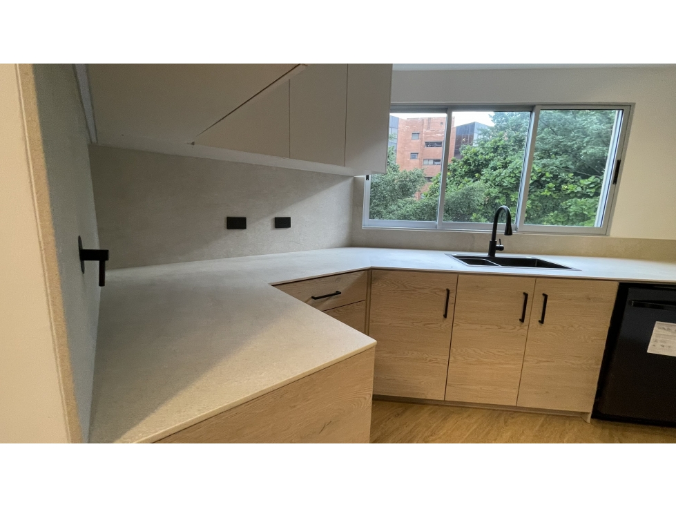 VENTA DE APARTAMENTO EN LA MILLA DE ORO EL POBLADO MEDELLIN — foto 2