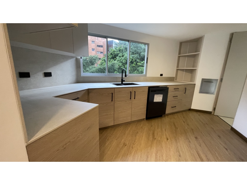 VENTA DE APARTAMENTO EN LA MILLA DE ORO EL POBLADO MEDELLIN — foto 3