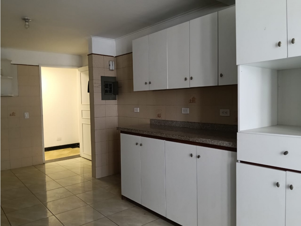 Venta Apartamento para remodelar en sector Suramericana. Medellin (C) — foto 5
