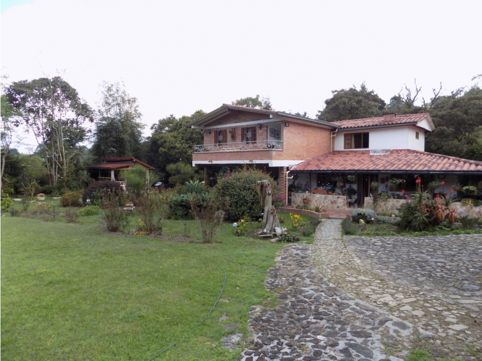 C - Venta de Finca en Vereda El Placer Santa Elena, Antioquia - 1