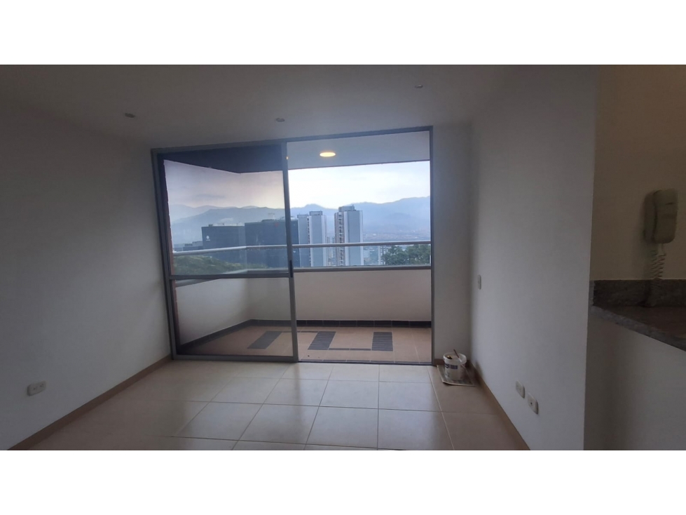 VENTA DE APARTAMENTO EN LA LA LOMA DEL INDIO EL POBLADO MEDELLIN — foto 5