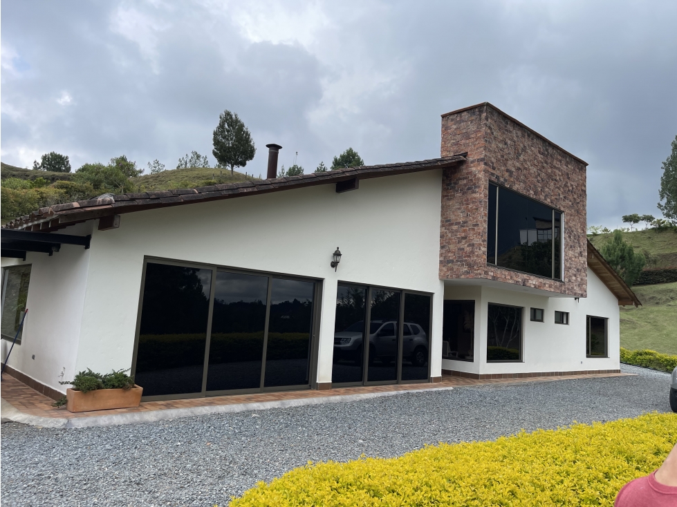 VENTA DE CASA CAMPESTRE EN VIA PURO CUERO EL RETIRO ANTIOQUIA