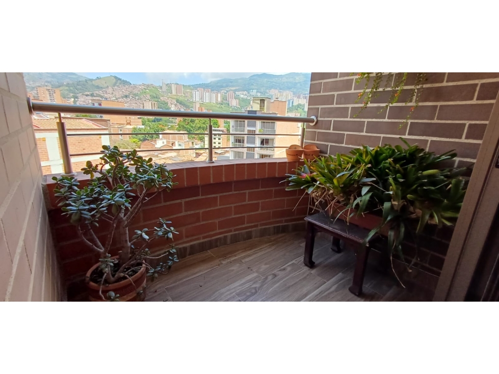 APTO EN LA FLORESTA. 2 BALCONES, EXCELENTE VISTA, AREA y UBICACION — foto 3