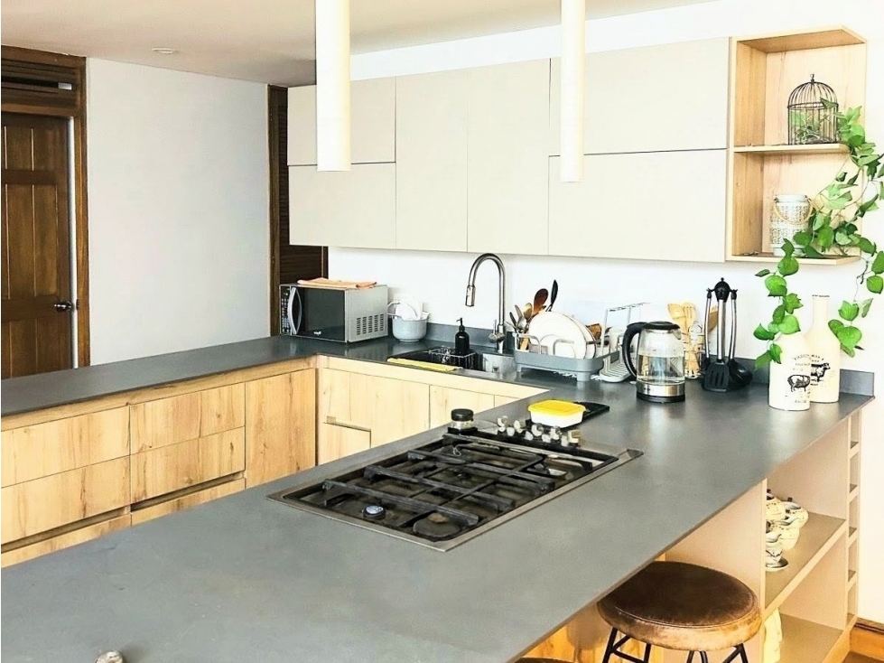 Venta apartamento en El Poblado, barrio Astorga Medellín Remodelado — foto 2
