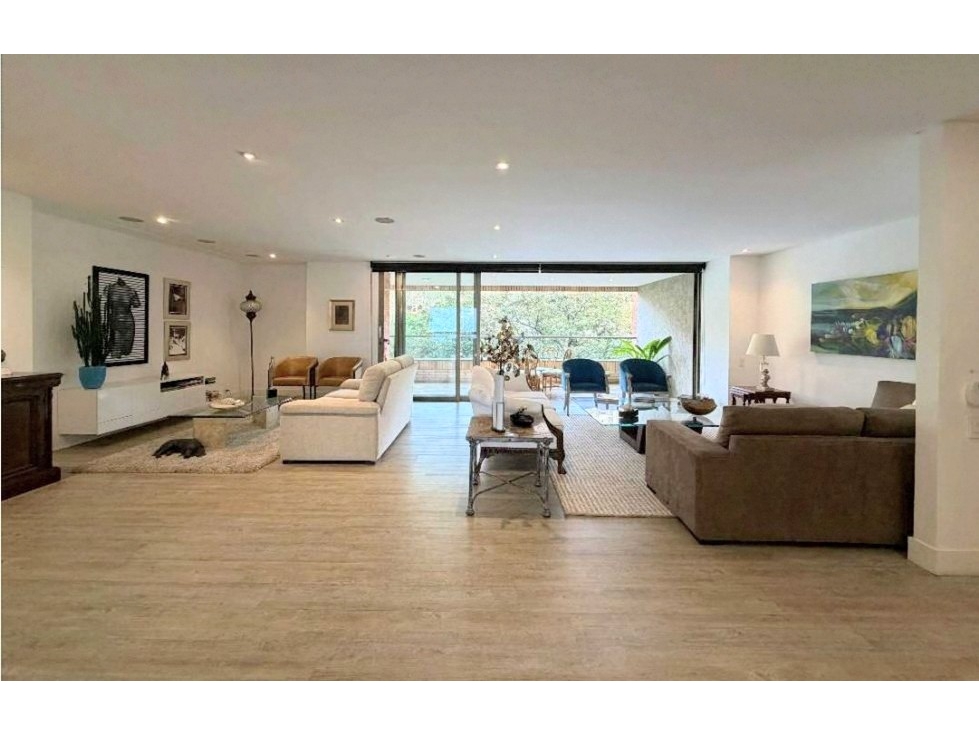 Venta De Apartamento De Lujo En Las Santas El Poblado REMODELADO