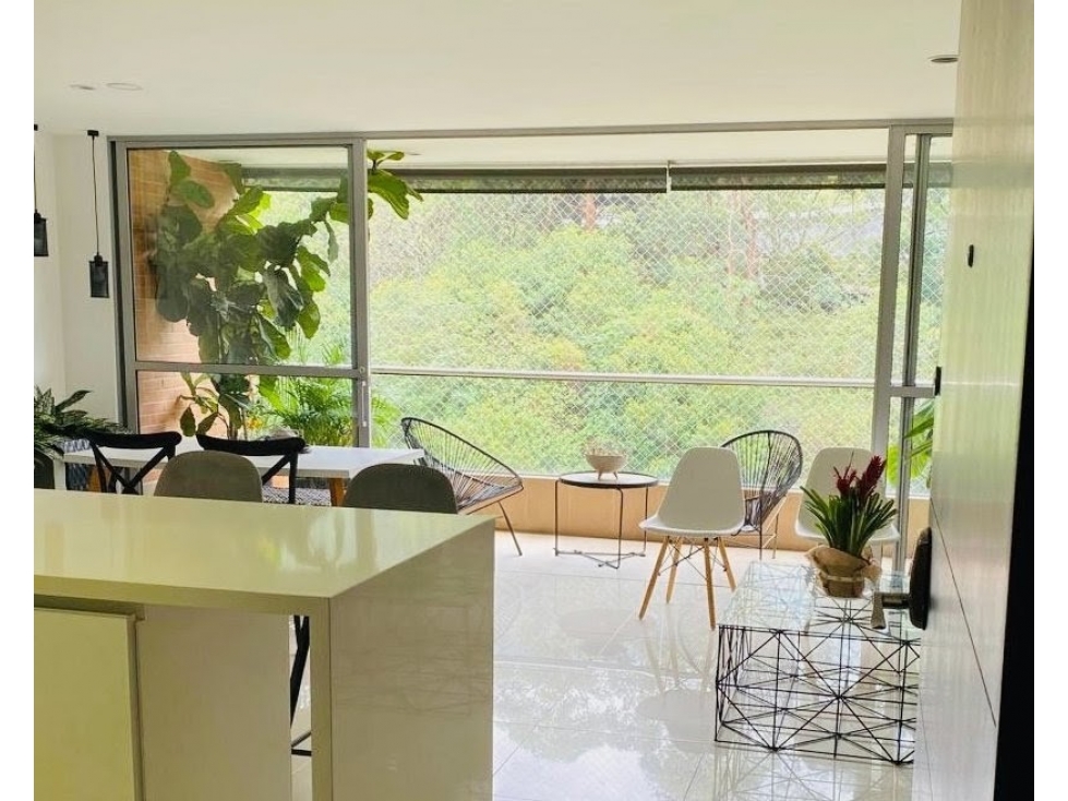 Apartamento en venta en La Calera, El Poblado 94 m² — foto 2