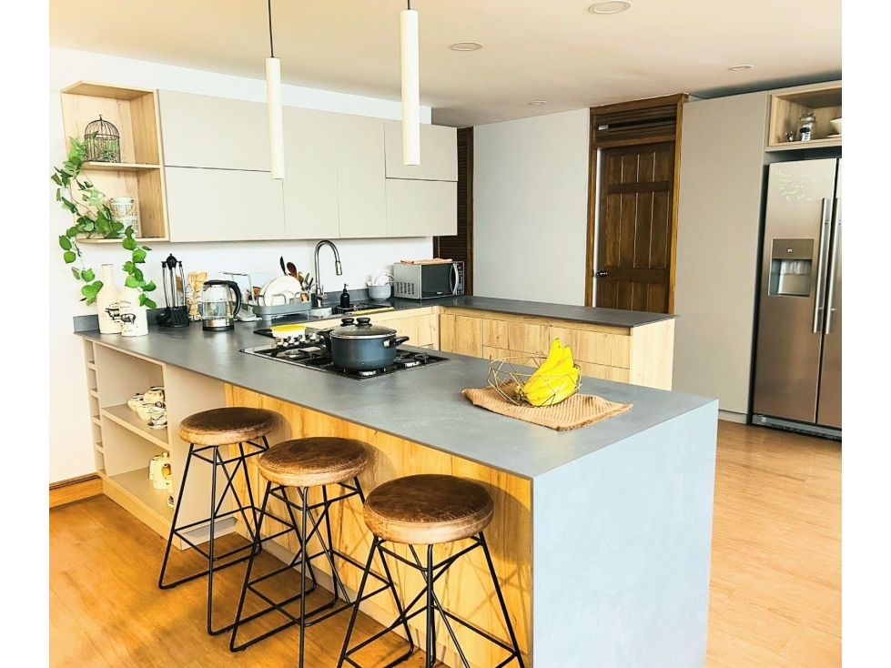 Venta apartamento en El Poblado, barrio Astorga Medellín Remodelado