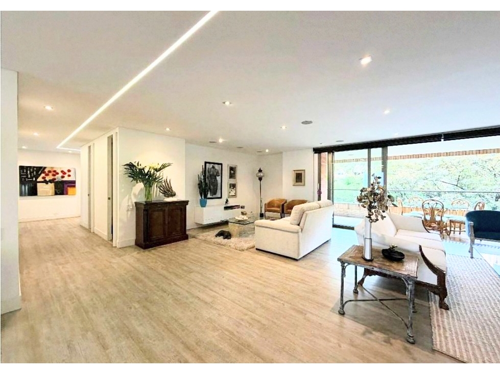 Venta De Apartamento De Lujo En Las Santas El Poblado REMODELADO — foto 5