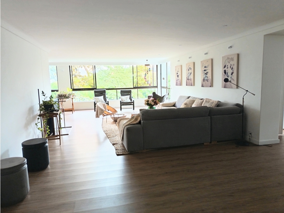 APARTAMENTO Elegancia, amplitud y ubicación estratégica. REMODELADO — foto 3