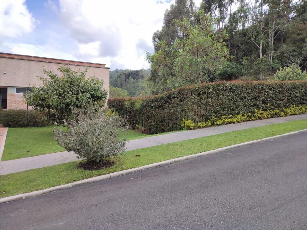 Casa Venta en Alto de Las Palmas, Envigado 1 Nivel Lote de 1.330 m² — foto 2