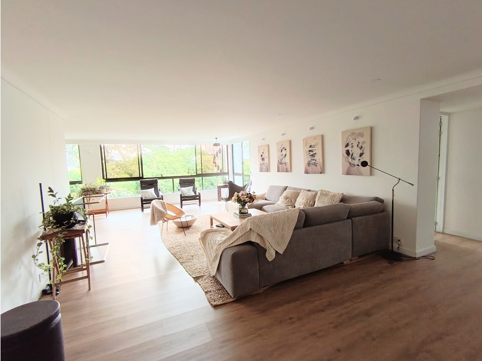 APARTAMENTO Elegancia, amplitud y ubicación estratégica. REMODELADO — foto 2