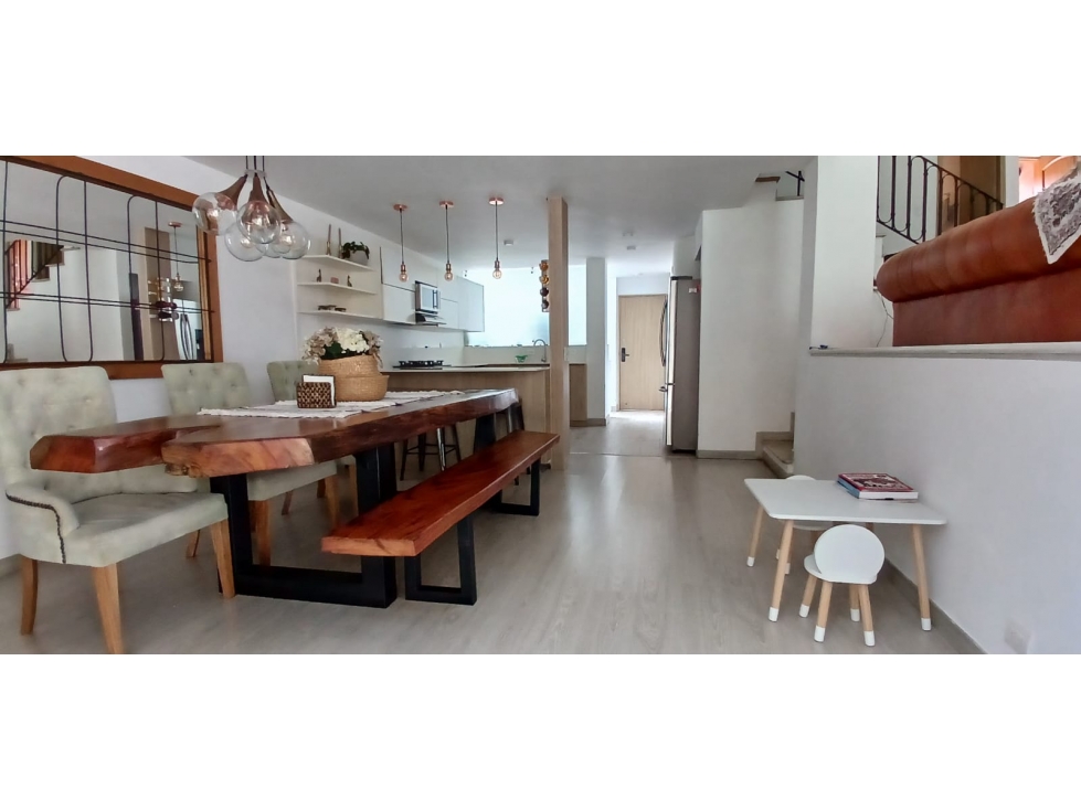 Venta casa Ideal para familias REMODELADA. en Medellín, Los Balsos — foto 5