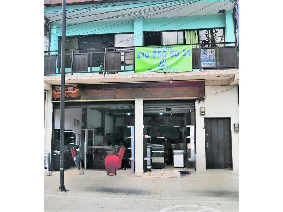 Casa para la venta en la plaza principal de La Tebaida Q.