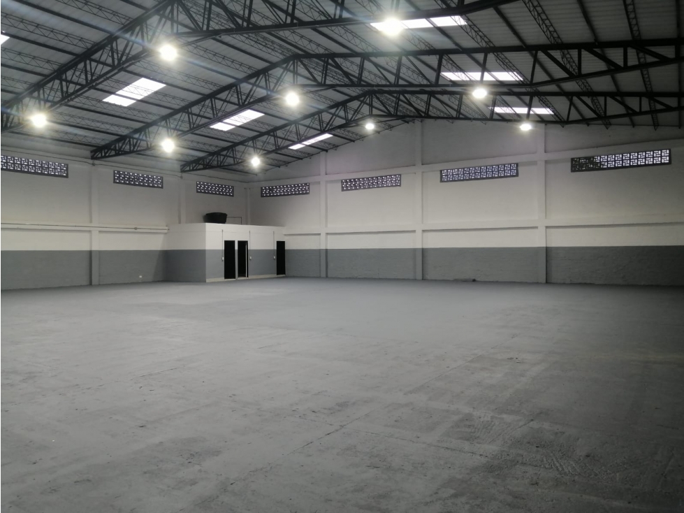 Bodega para la venta y/o renta en Armenia Q. - 2