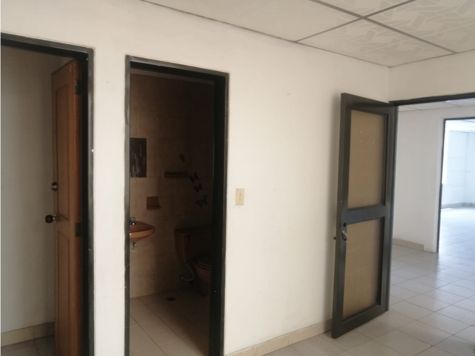 Edificio para oficinas y/o bodegaje en el norte de Armenia Q. - 5