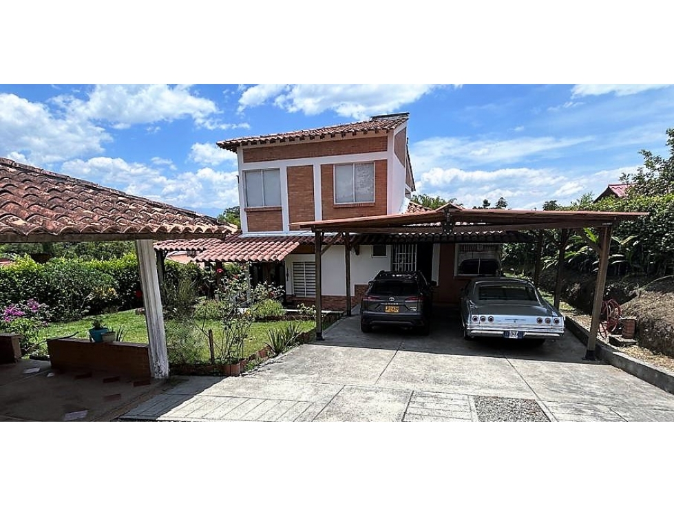 Casa Campestre para la venta en conjunto cerrado en Armenia Q.