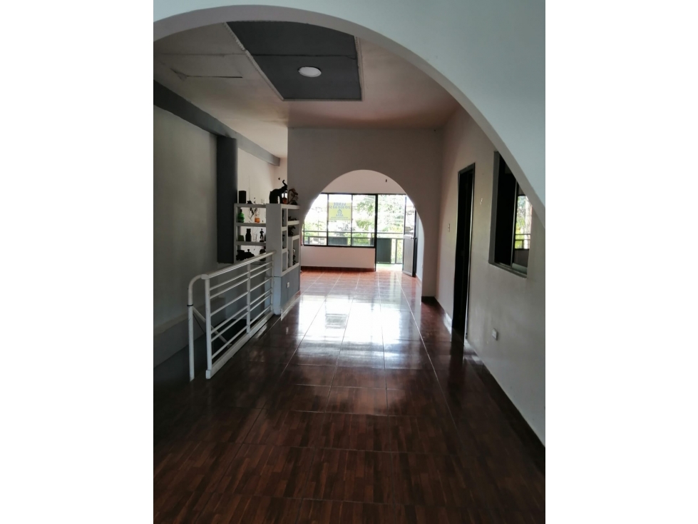 Casa para la venta en la plaza principal de La Tebaida Q. — foto 2