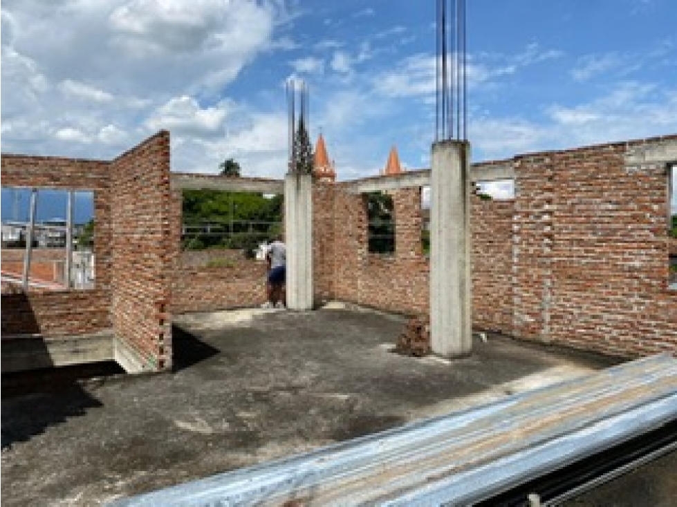 Edificio esquinero en Guacari - 6