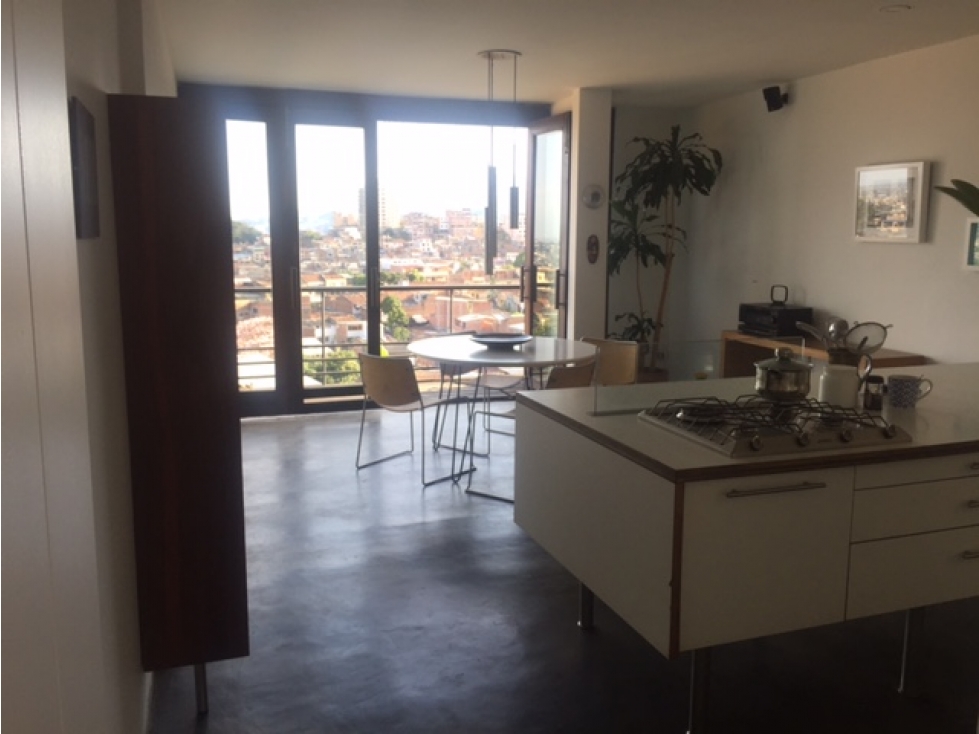 Venta Casa San Antonio con 3 apartamentos y local comercial - 3