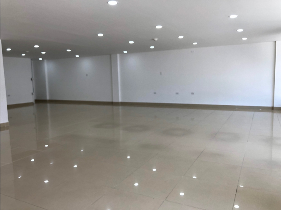 Venta Local en el Centro Comercial del Norte Pasarela — foto 5