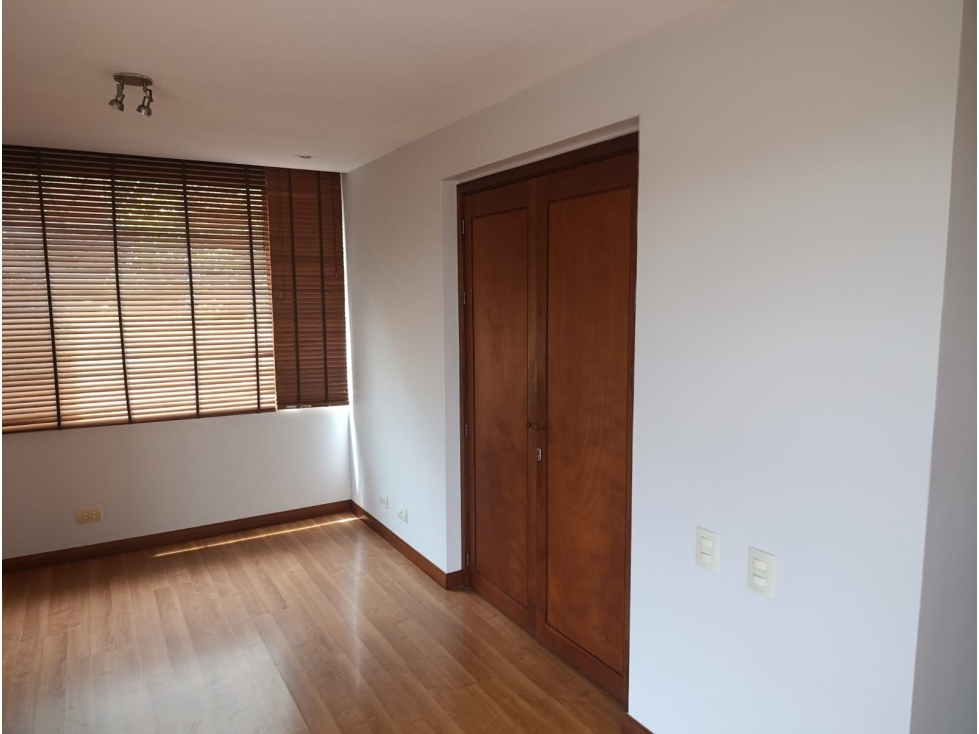 APARTAMENTO 176 METROS 2HB LA TOMATERA EXCELENTE UBICACIÓN — foto 2