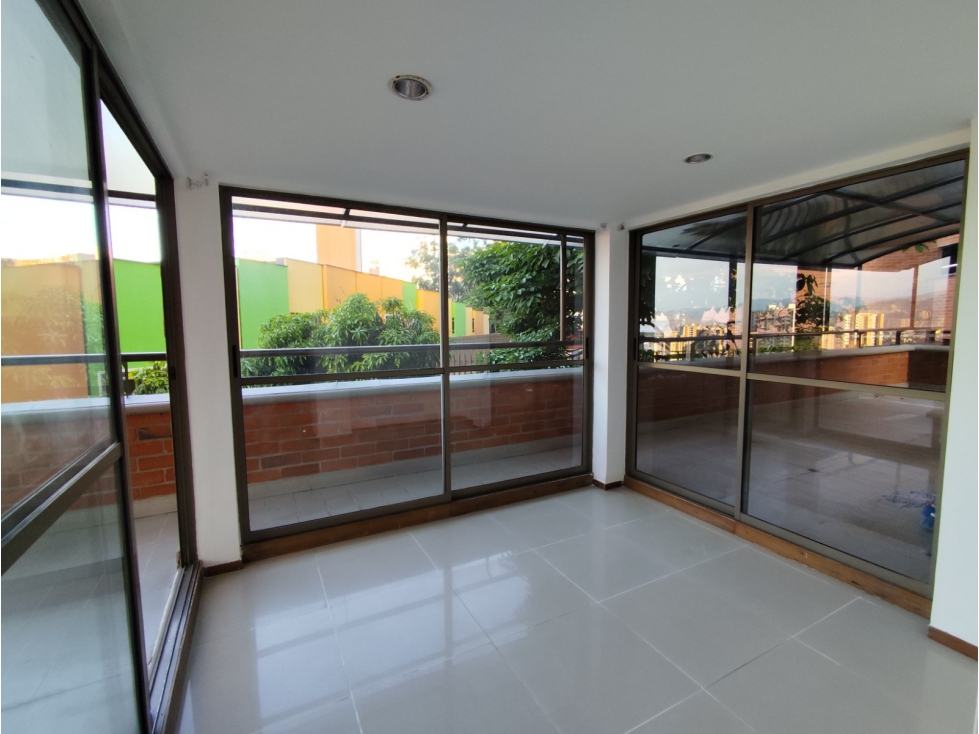 AMPLÍSIMO APARTAMENTO 258 METROS AVES MARÍA MEDIA 3HB 2PQ — foto 6