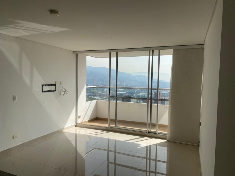 APARTAMENTO 63 METROS CUADRADOS P26 A UNA CUADRA AVES MARÍA