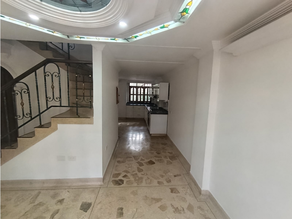CASA 215 METROS CUADRADOS 3 NIVELES V SAN JOSE SABANETA — foto 2