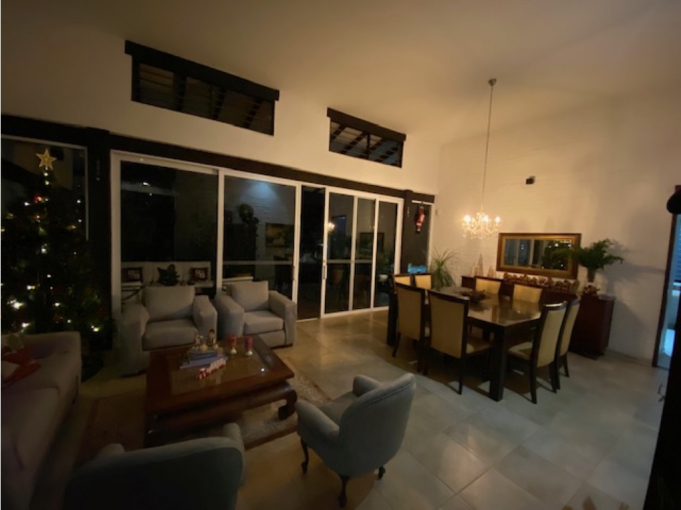 Casa en Exclusivo condominio rodeada de verde y Luz - 5