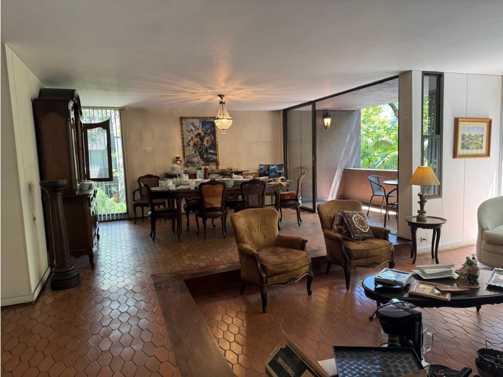 Amplio apartamento a la venta en El Poblado - La Tomatera  — foto 2