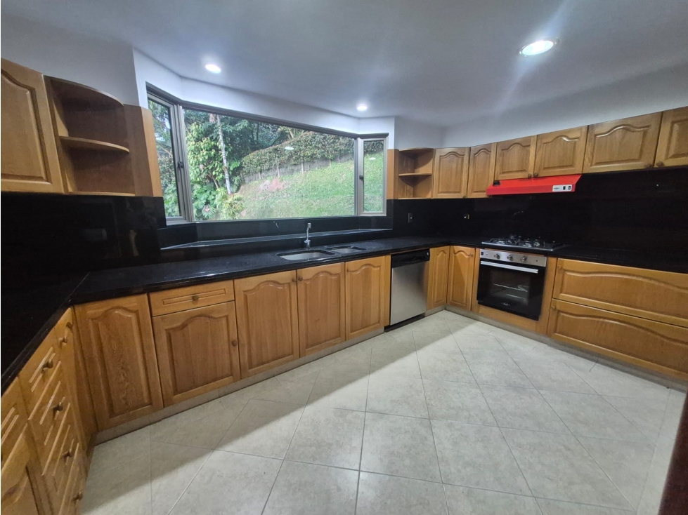 Hermosa casa en venta El Poblado - El Tesoro (JS) — foto 3