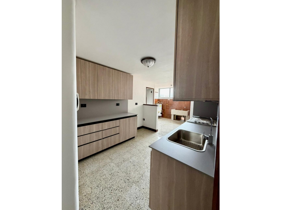 Amplio apartamento a la venta en Laureles — foto 4