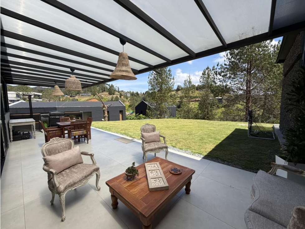 Hermosa casa a la venta en Envigado - Alto del Escobero sin peaje