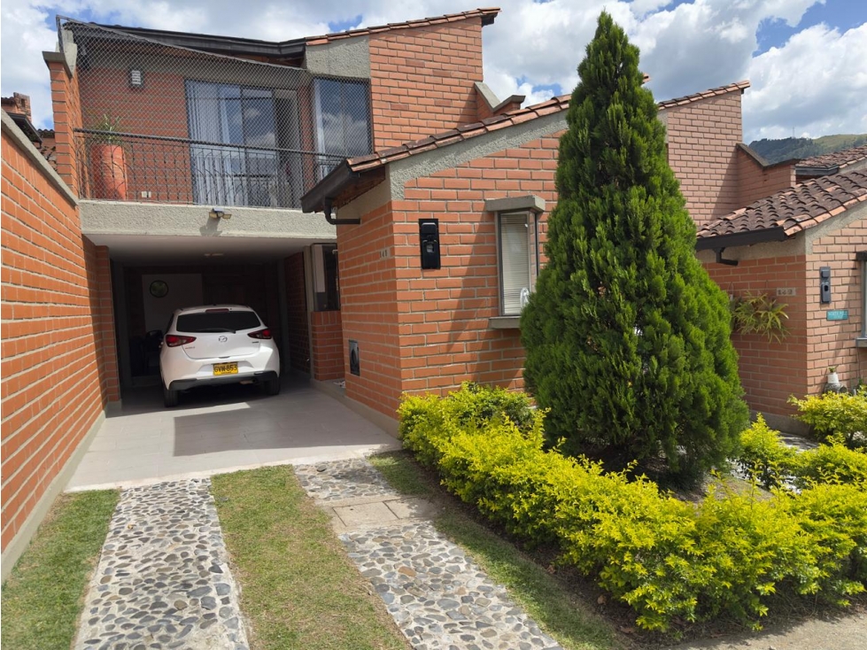 Hermosa casa en venta en Envigado - Loma de Las Brujas  — foto 4