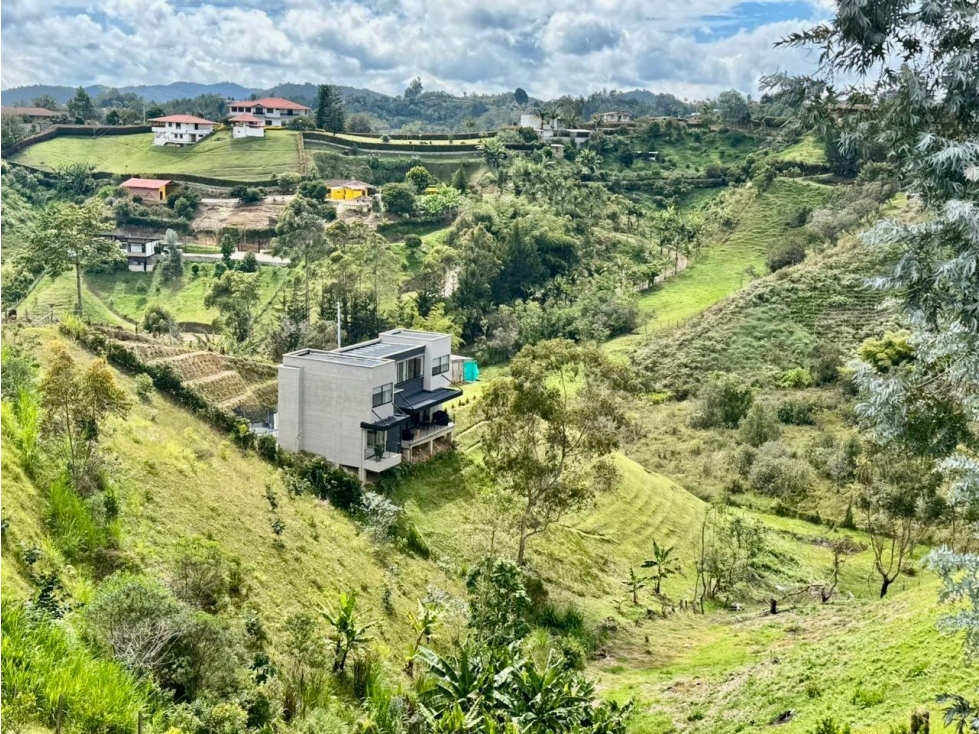 Hermosa casa campestre en San Vicente de Ferrer - Vereda Chaparral