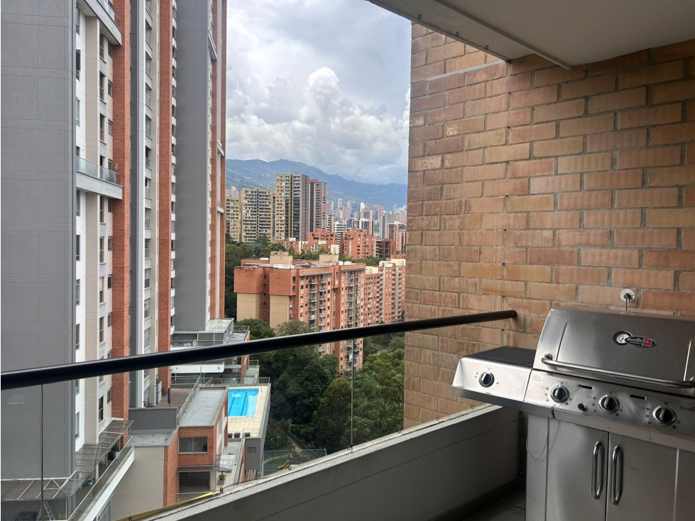 Amplio apartamento a la venta en El Poblado - Castropol  — foto 3