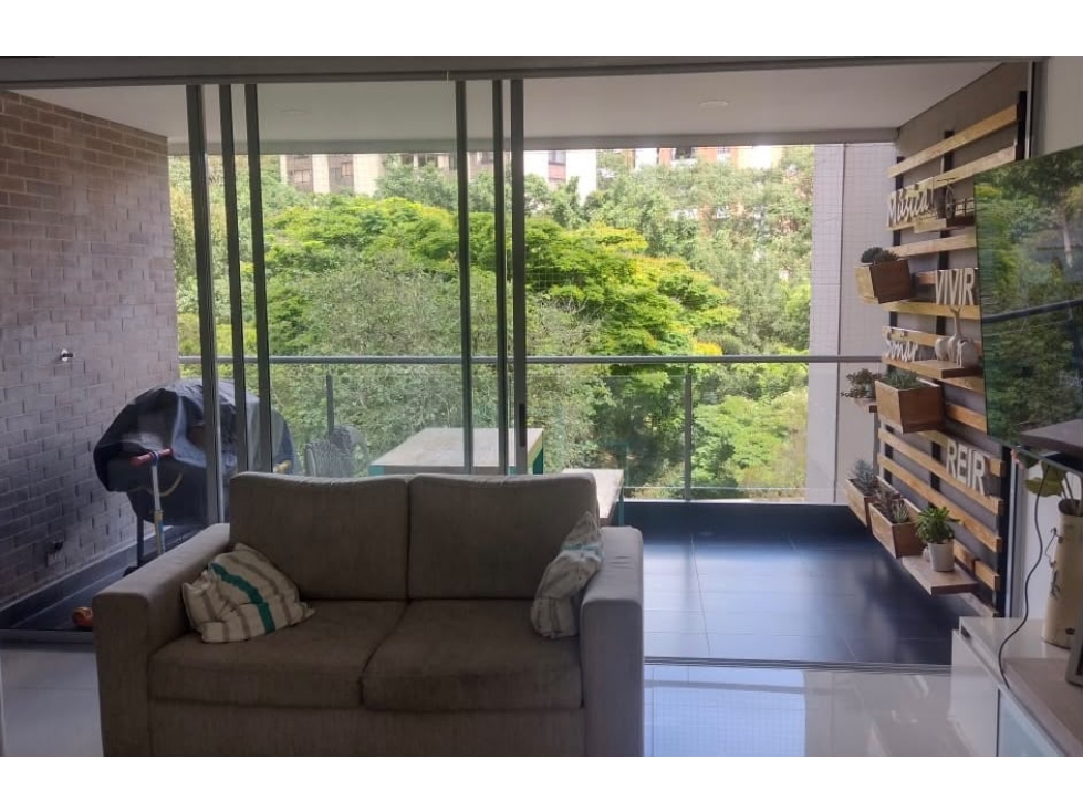 Apartamento muy comercial a la venta en El Poblado 