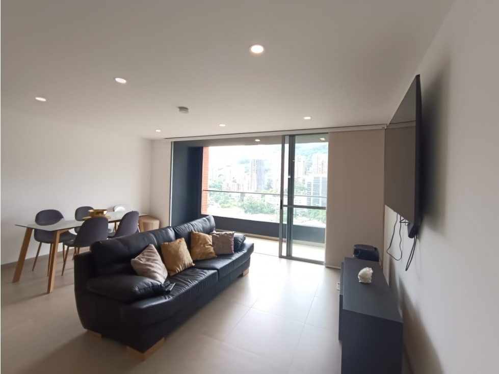Apartamento en venta en El Poblado - Ciudad del Rio — foto 2