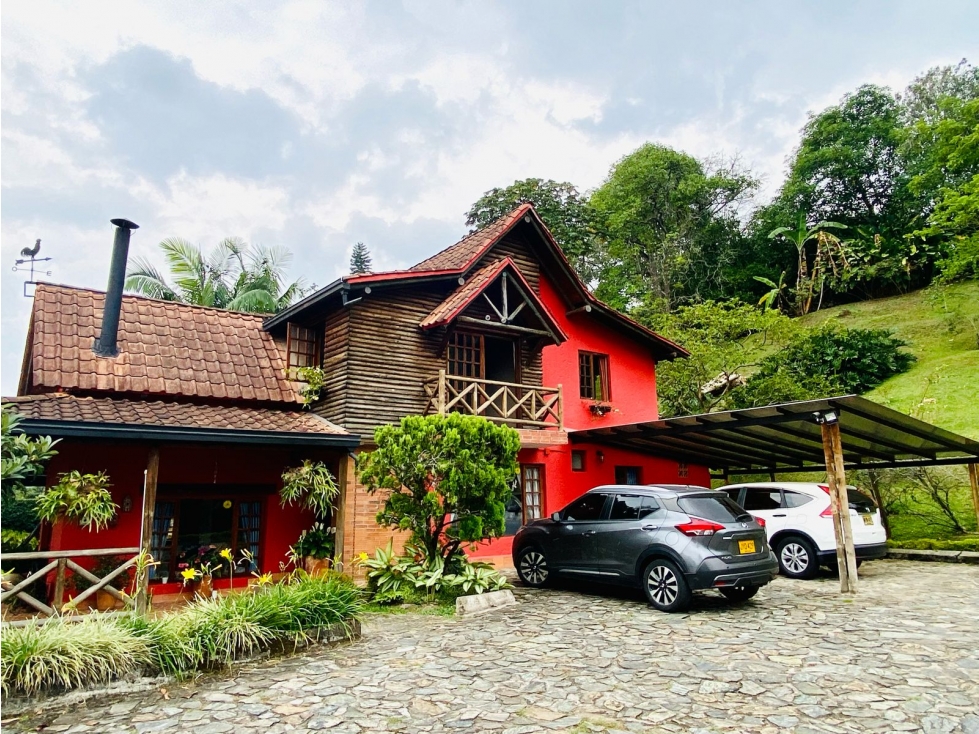 Casa campestre independiente en venta Envigado - Loma El Escobero