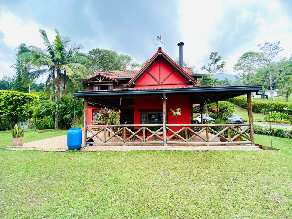 Casa campestre independiente en venta Envigado - Loma El Escobero — foto 2
