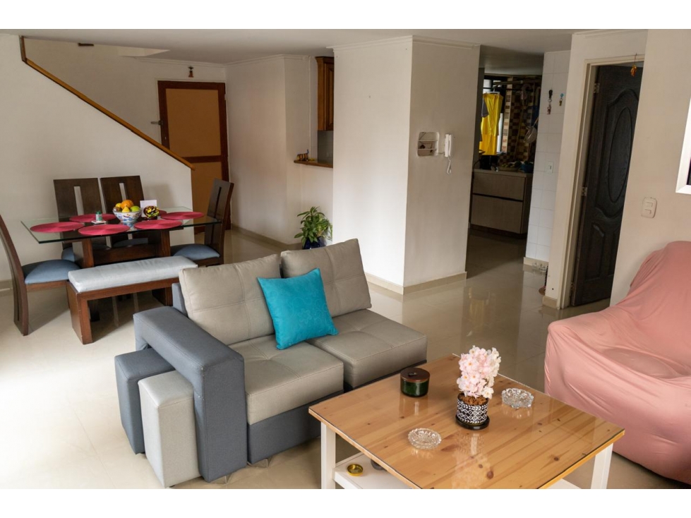 Amplio apartamento dúplex a la venta en Laureles — foto 3
